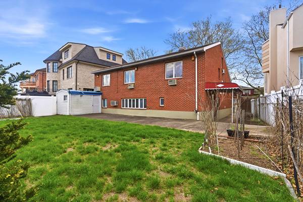 17 Barlow Drive North, Brooklyn, NY, 11234 - Photo 4