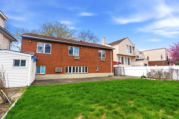 17 Barlow Drive North, Brooklyn, NY, 11234 - Photo 5