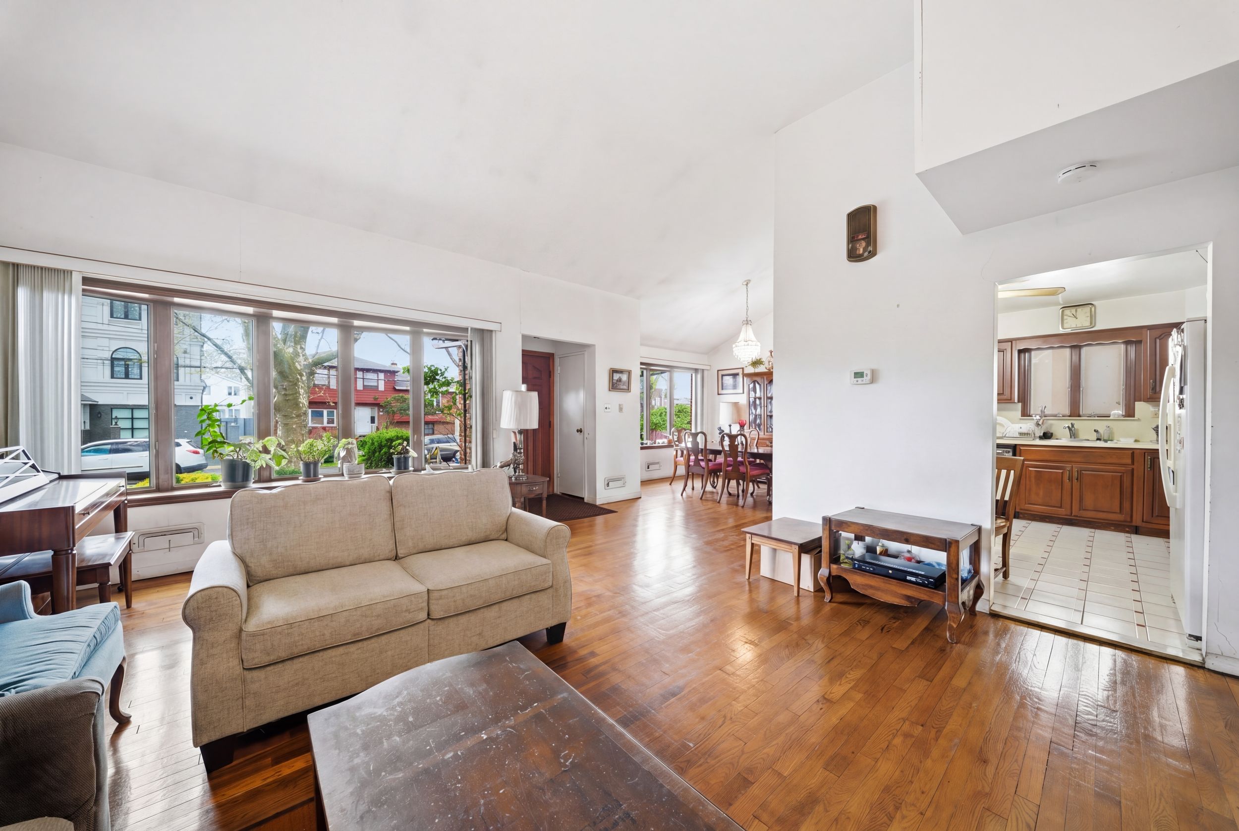 17 Barlow Drive North, Brooklyn, NY, 11234 - Photo 2