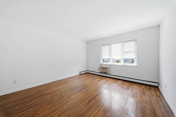 1047 Gravesend Neck Road, Brooklyn, NY, 11229 - Photo 4